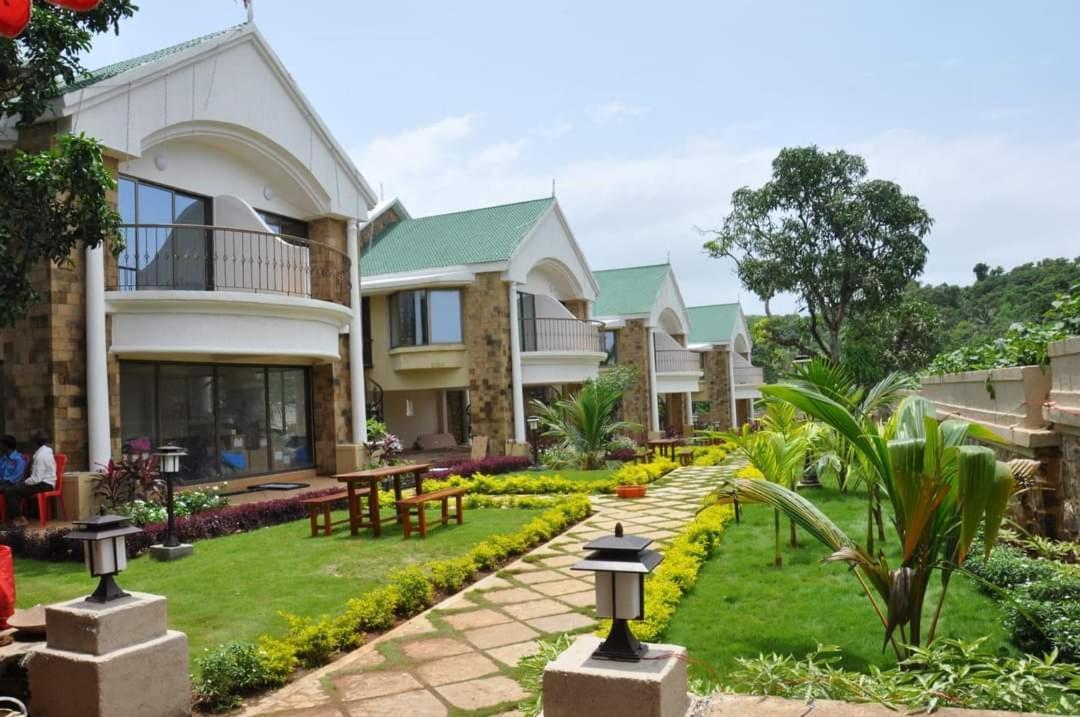 Silverador Resort Thane Exterior foto